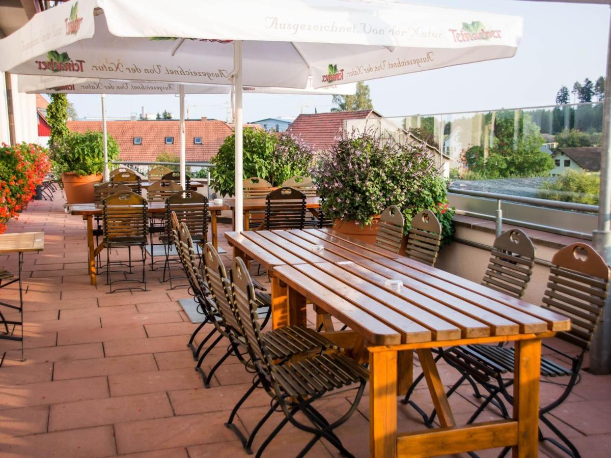 Landgasthof Hotel Lowen Wildberg  Экстерьер фото